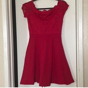 City Studio Lace red mini dress Juniors Size 7, cap sleeves, Skater Style Party